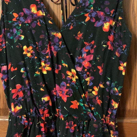 Romper - Picture 2 of 3